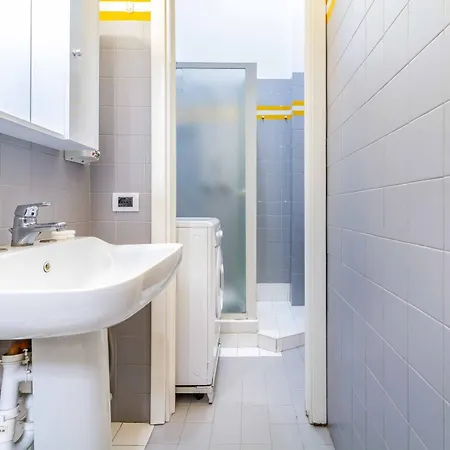 Domusmi San Gregorio 10 Apartment Milan Exterior photo